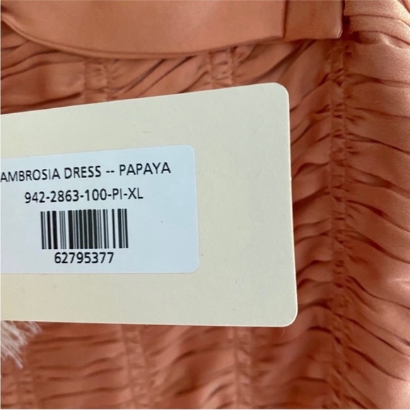 Doen 100% silk dress in papaya NWT - Picture 7 of 9